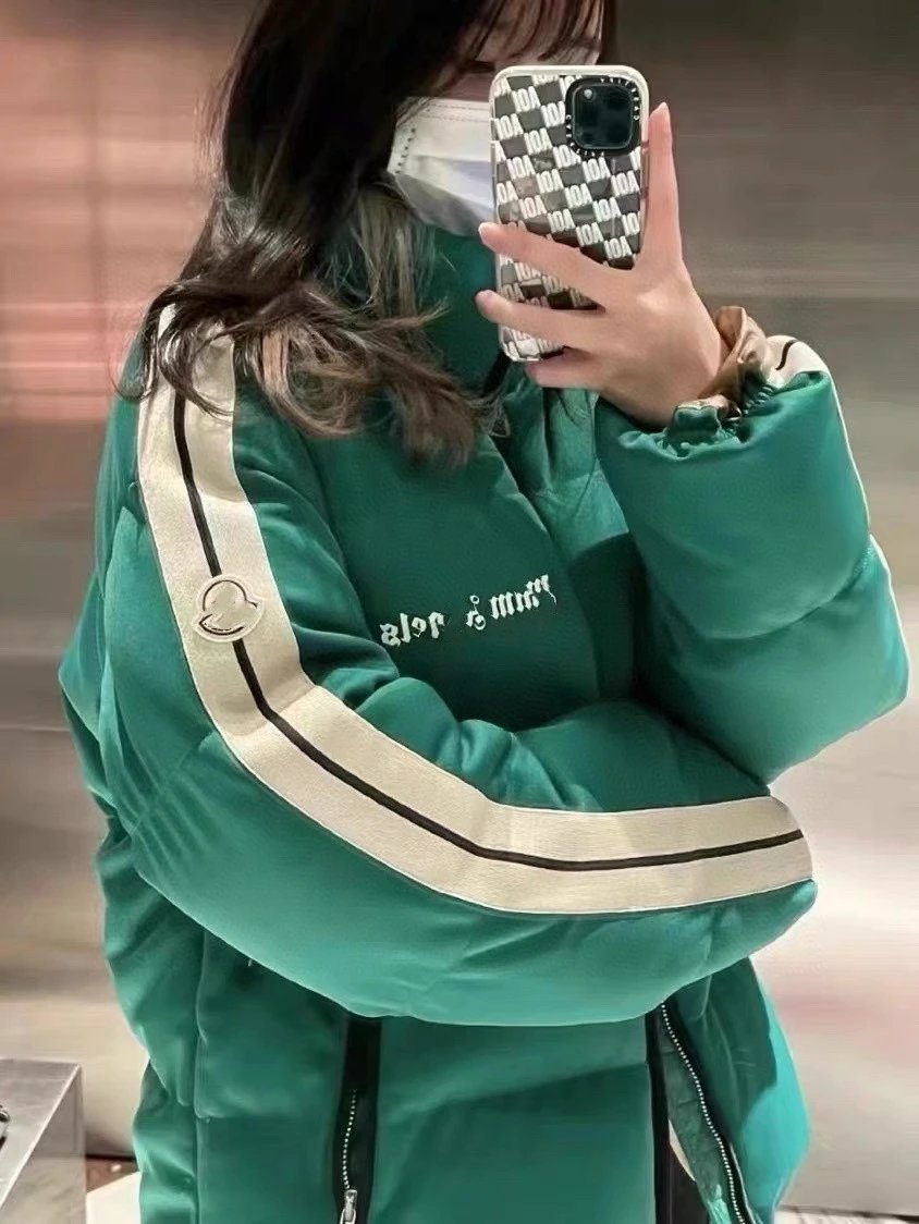 MO x Palm Collaborative Logo Down Jacket photo 5