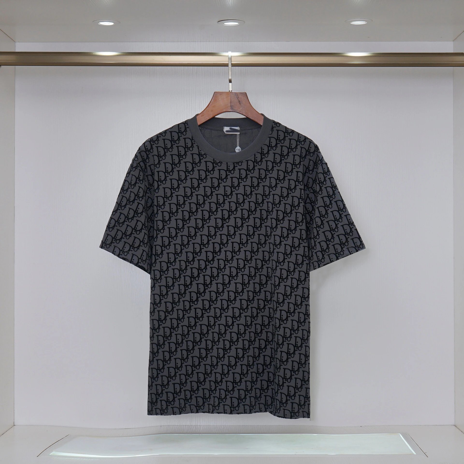 Double F Letter Jacquard Short Sleeve T-Shirt photo 3