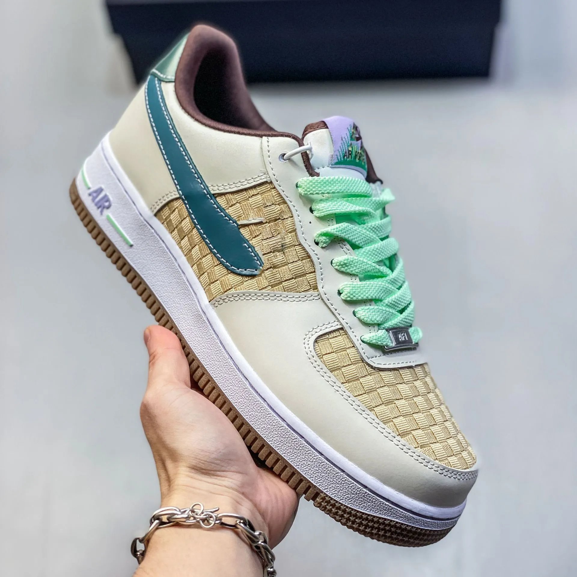 Low-Top Casual Sneakers photo 8