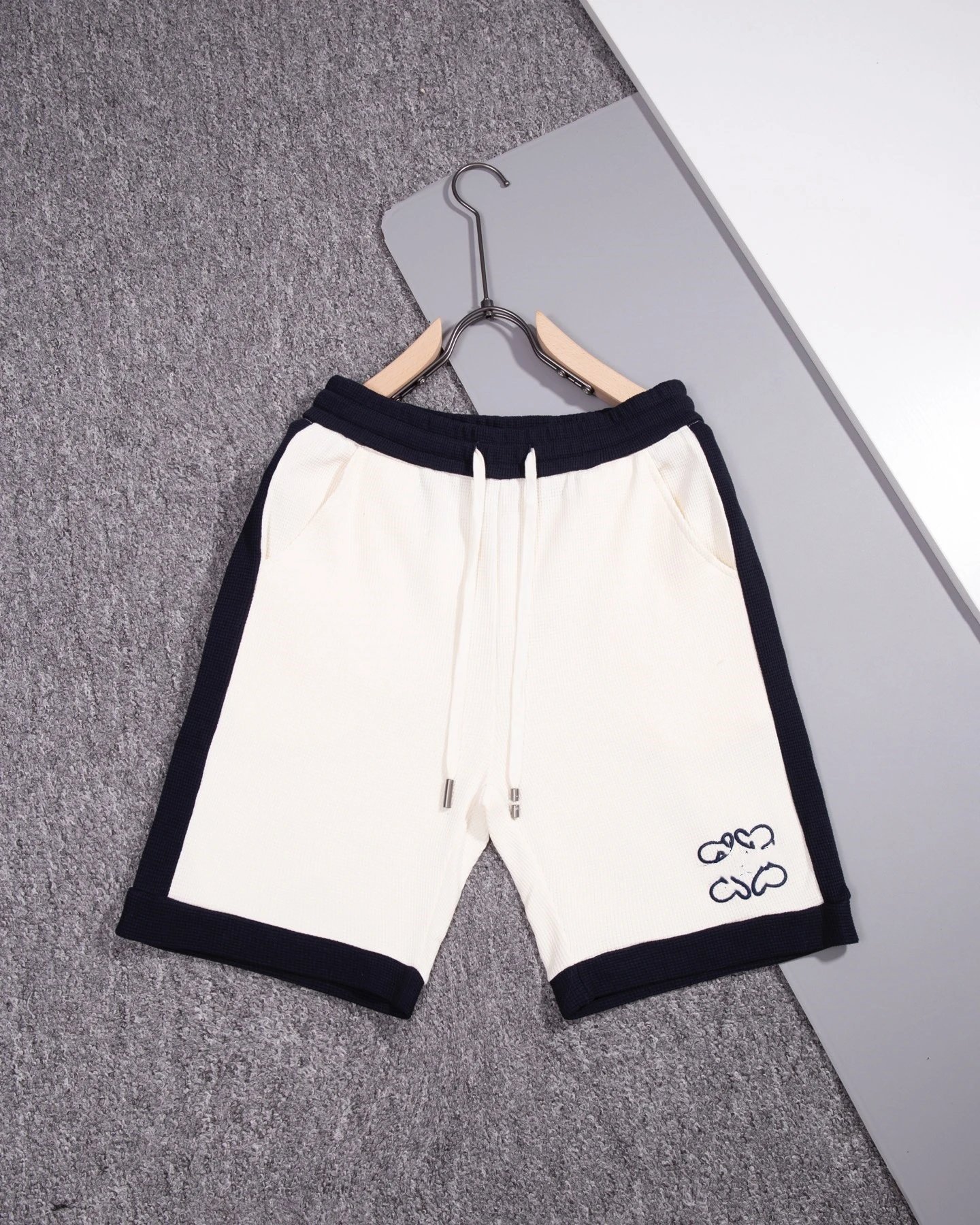 Tape Embroidered Casual Shorts Unisex photo 3