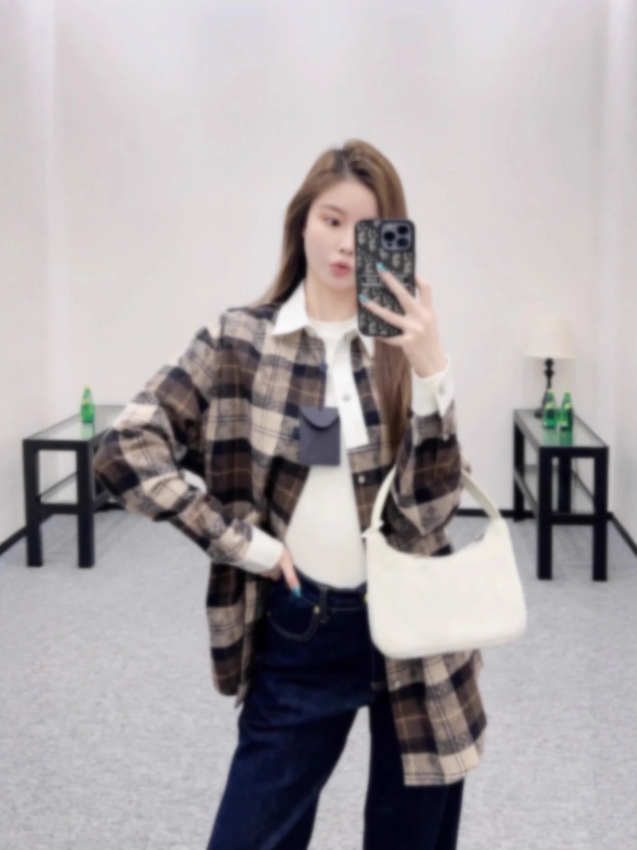 High-Quality Jacquard Contrast Collar Plaid Flannel Long Sleeve Shirt photo 4