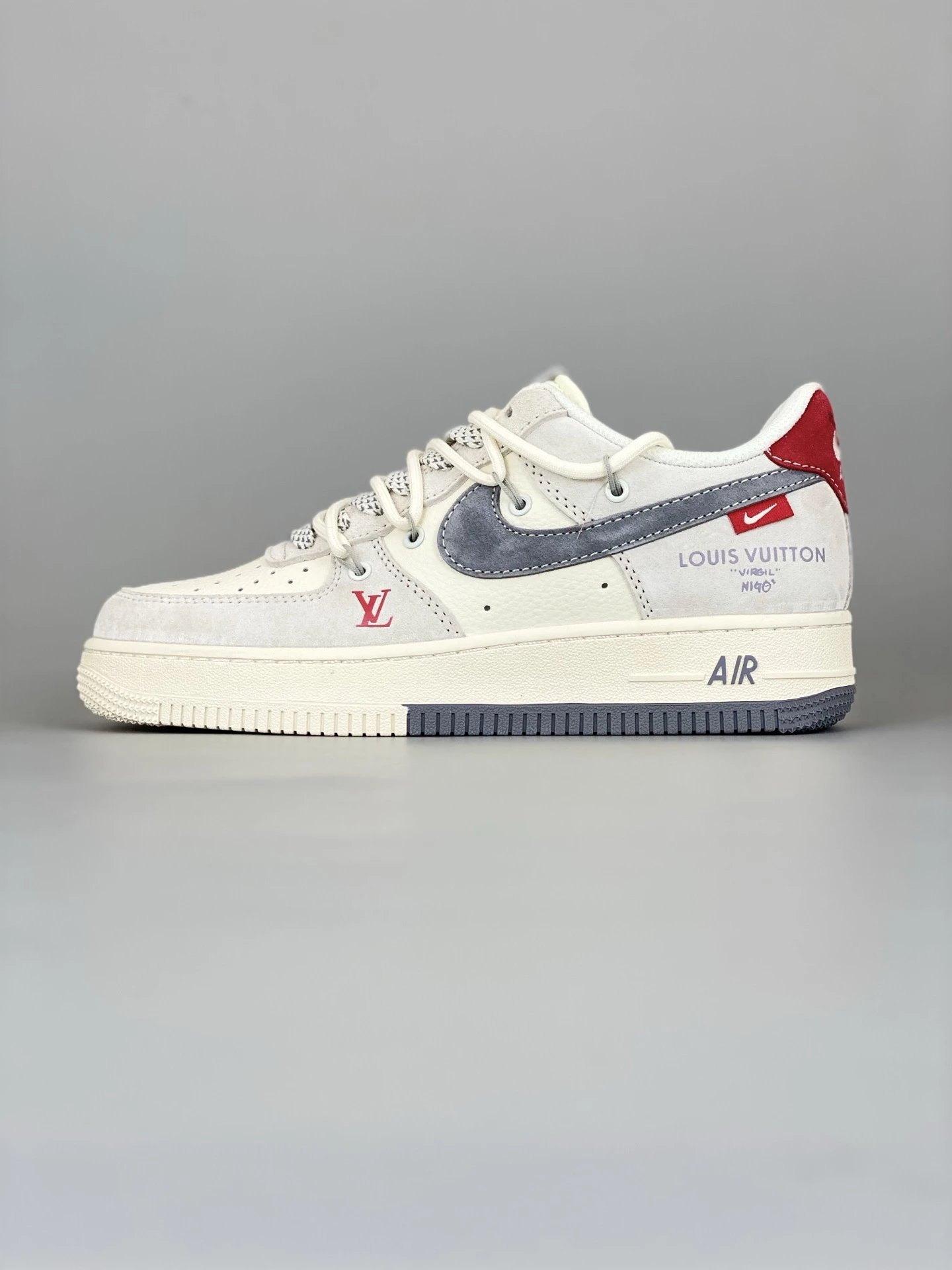Casual White Sneakers photo 3
