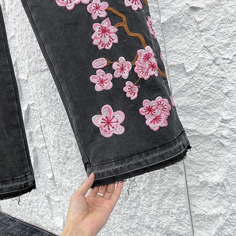 Embroidered Floral Jeans photo 5