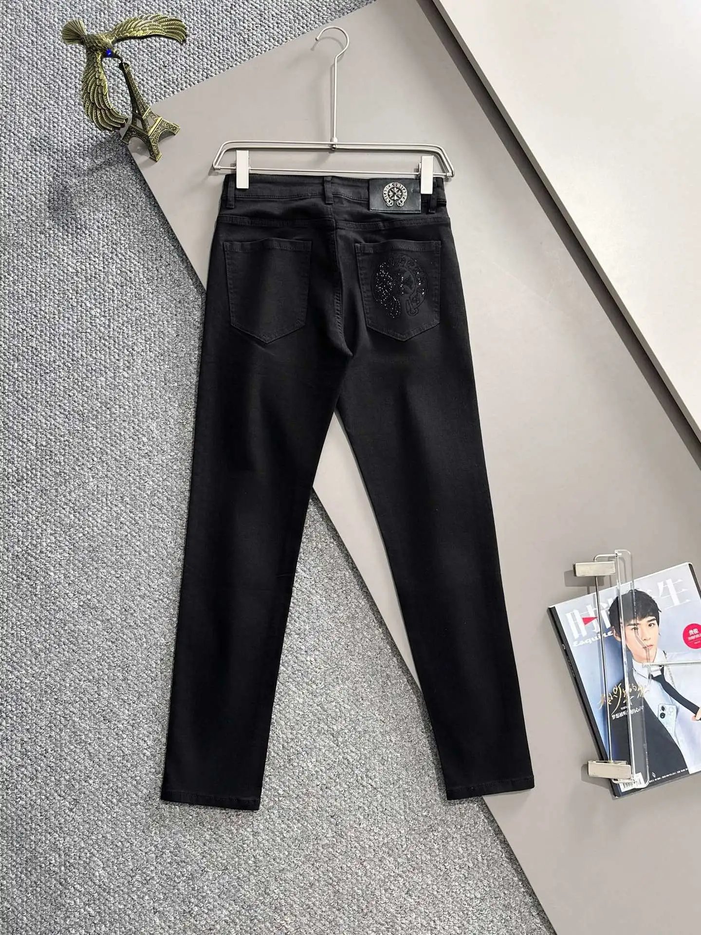 Hot-Fix Pocket Jeans photo 5