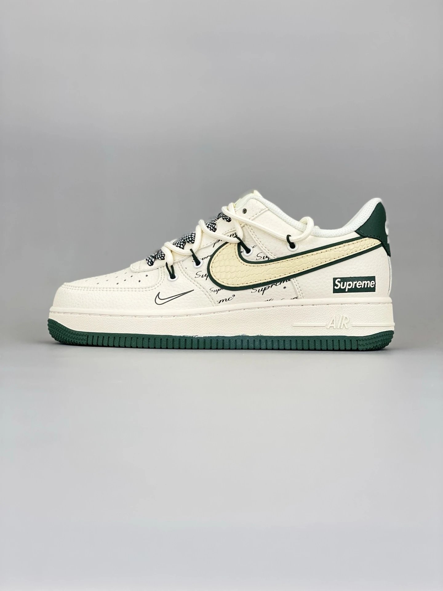 Casual White Sneakers photo 2