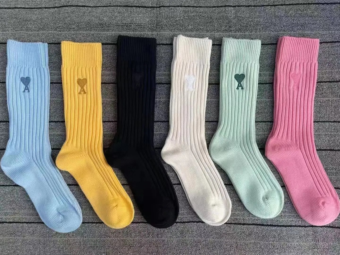 Embroidered Mid Crew Socks Couple Set photo 3