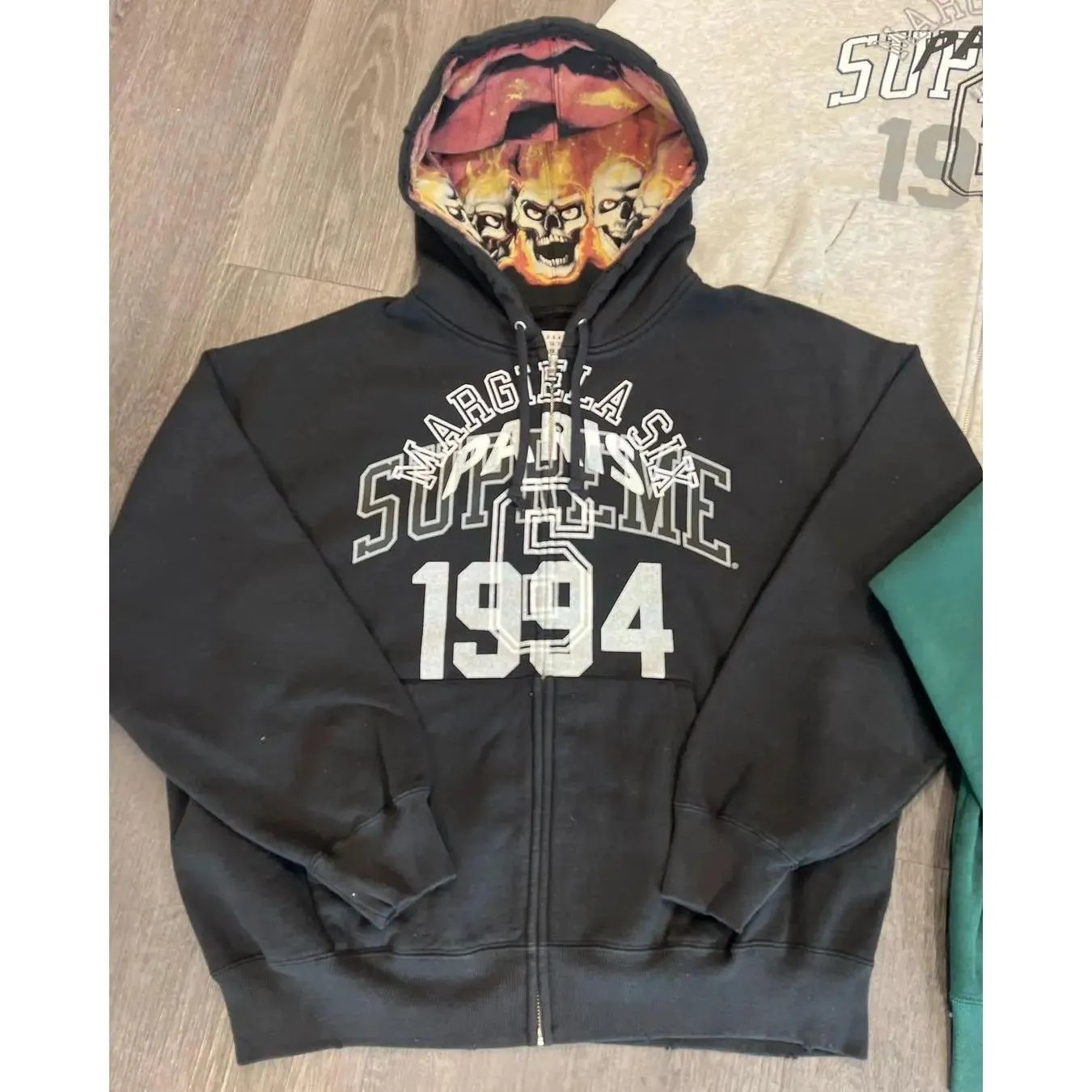 Zip Cardigan Hoodie with English Print photo 3