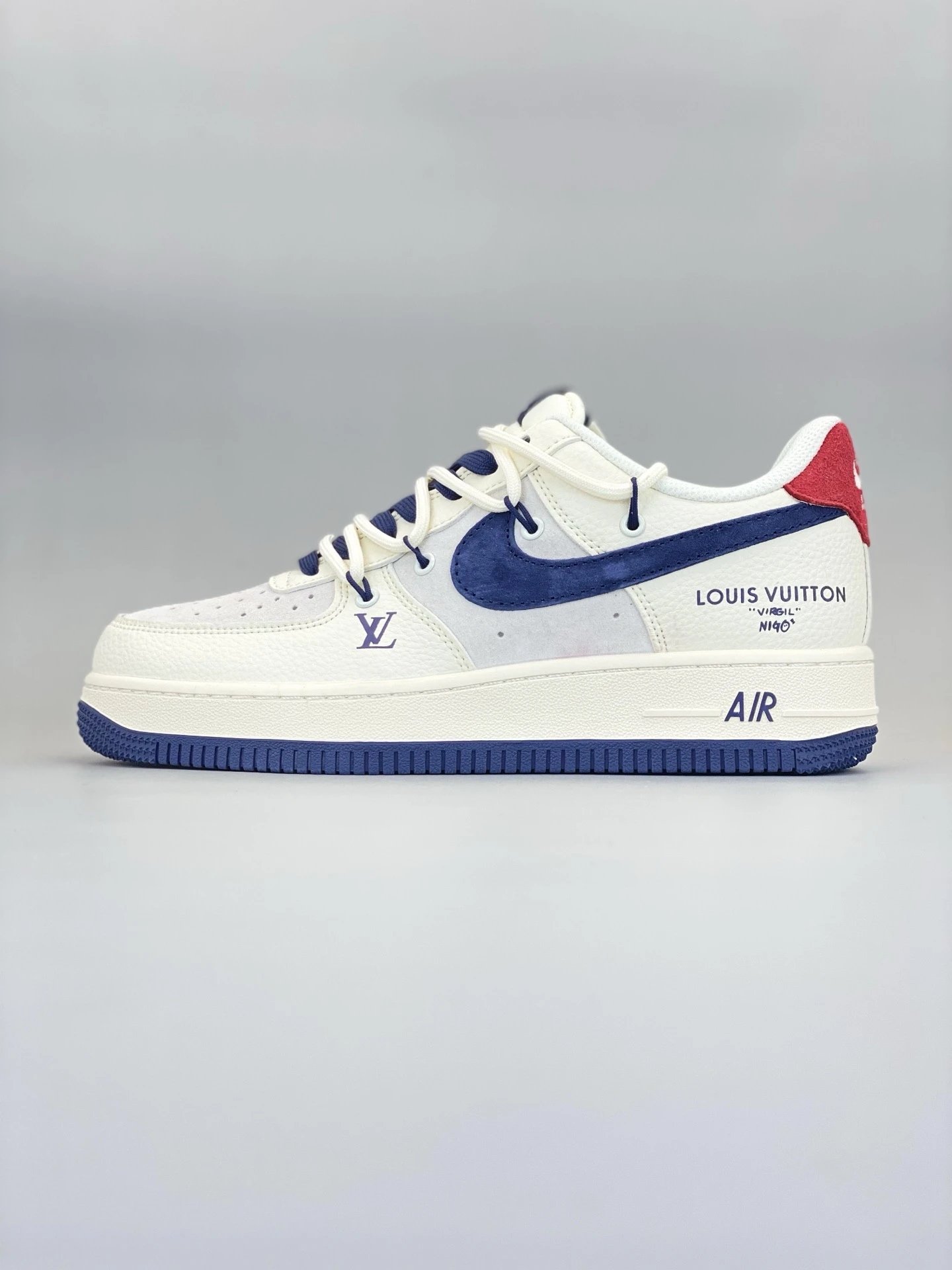 Casual White Sneakers photo 4