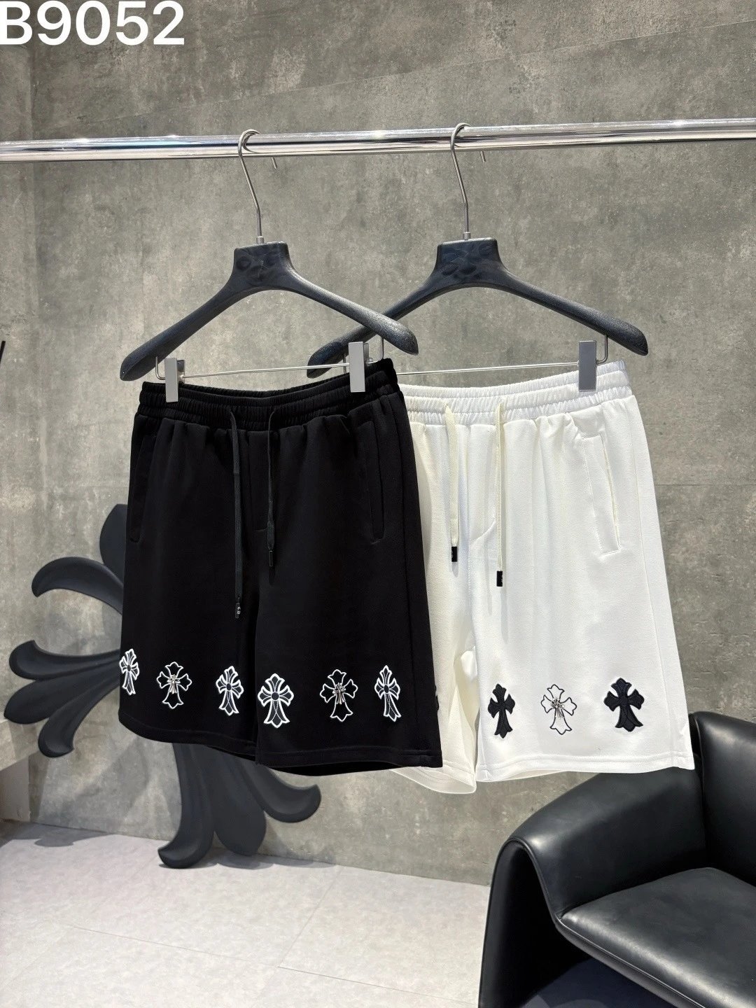 Loewe Anagram Embroidered Shorts White - 4