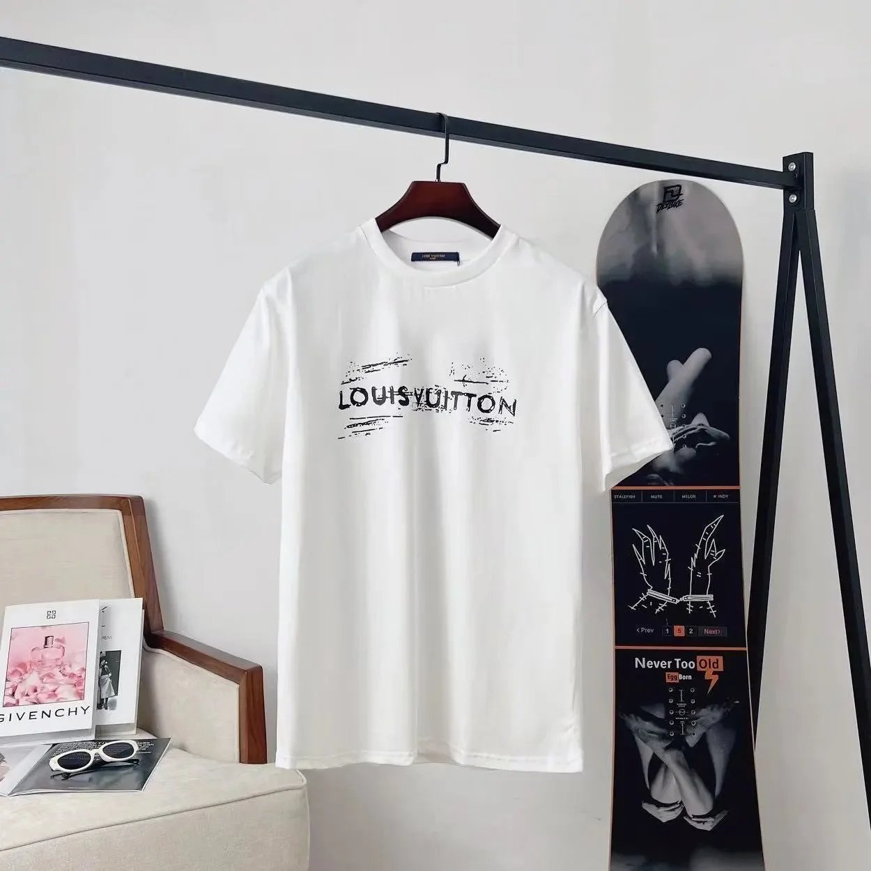 Graffiti Letter Print T-Shirt photo 3