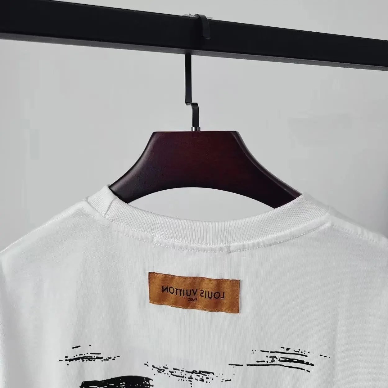 Graffiti Letter Print T-Shirt photo 6