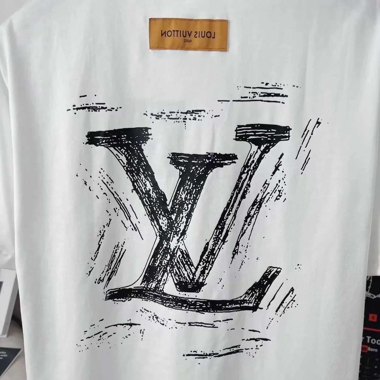 Graffiti Letter Print T-Shirt photo 7