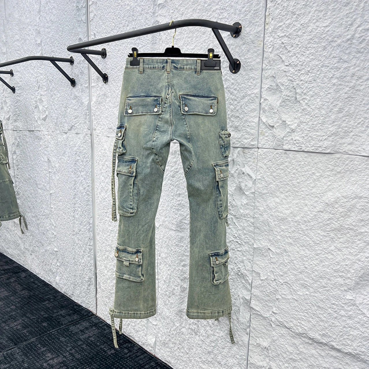 Dark Pocket Flare Jeans photo 2