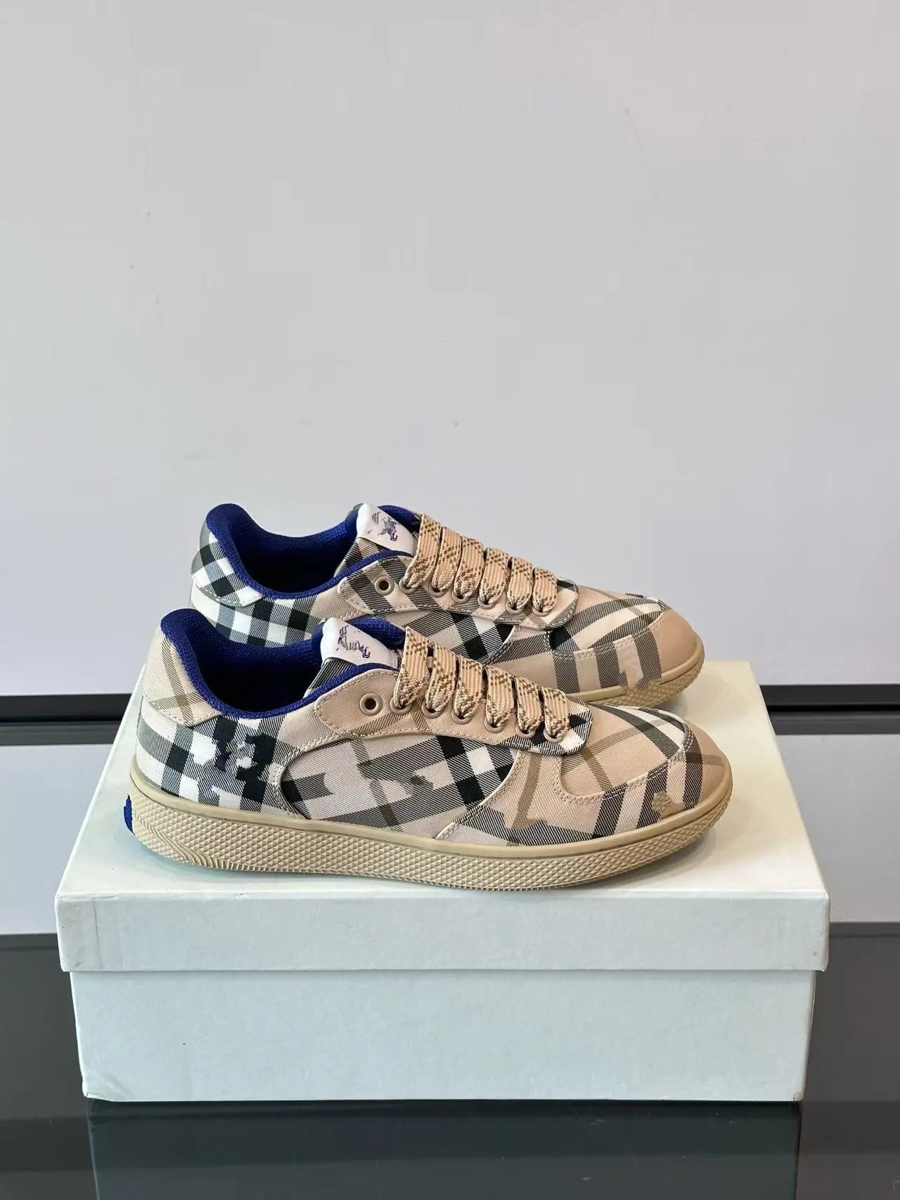 Classic Low Top Leather Casual Shoes photo 2