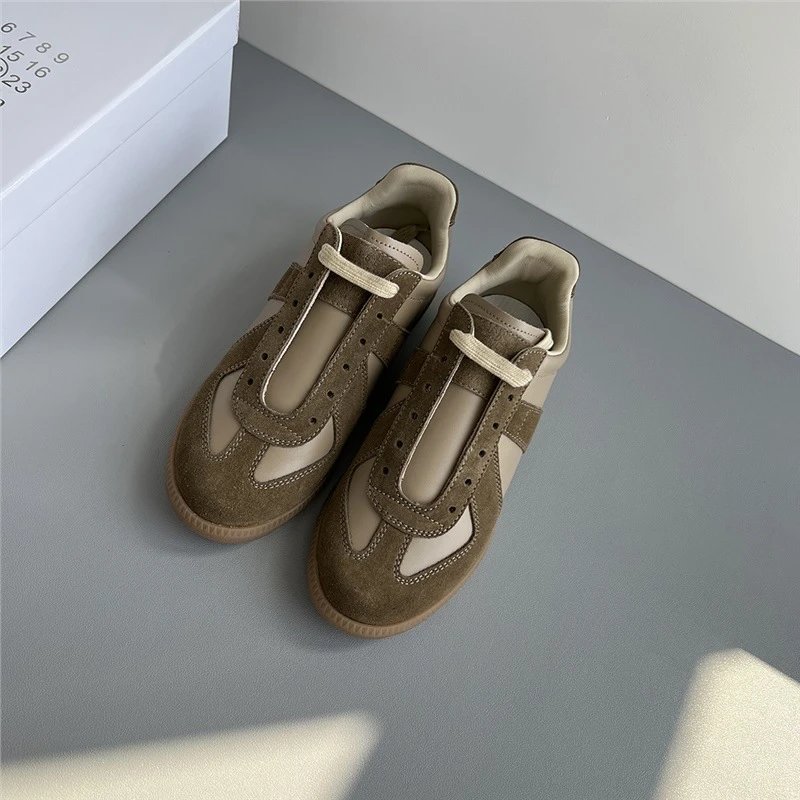 Silver Leather Low-Top Casual Sneaker photo 5