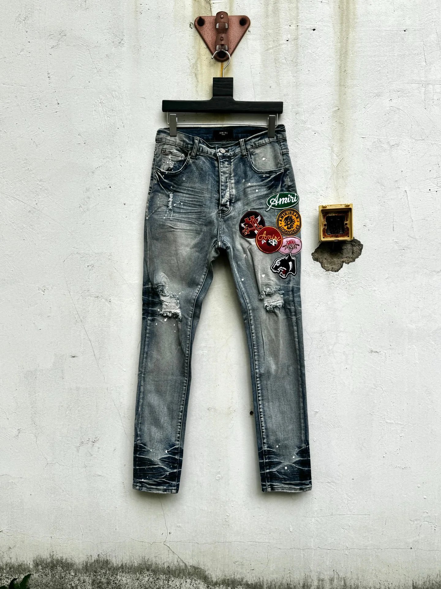 AMIRI Badge Embroidered Distressed Jeans photo 2