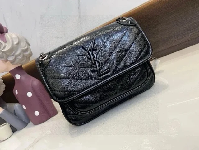 Saint Laurent Crossbody Bags Chain-Strap Flap Bag with Cassandre Logo product detail image 4