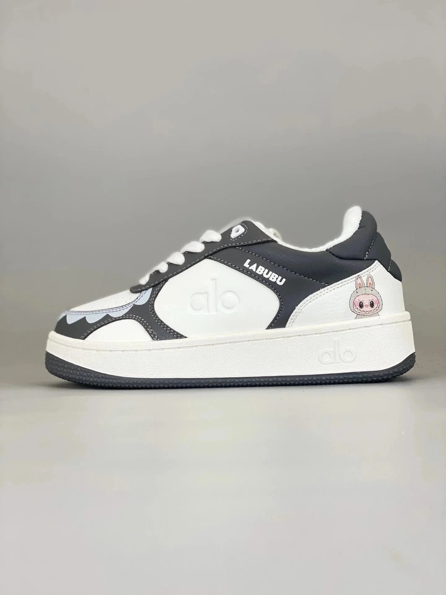 Alo Sneakers