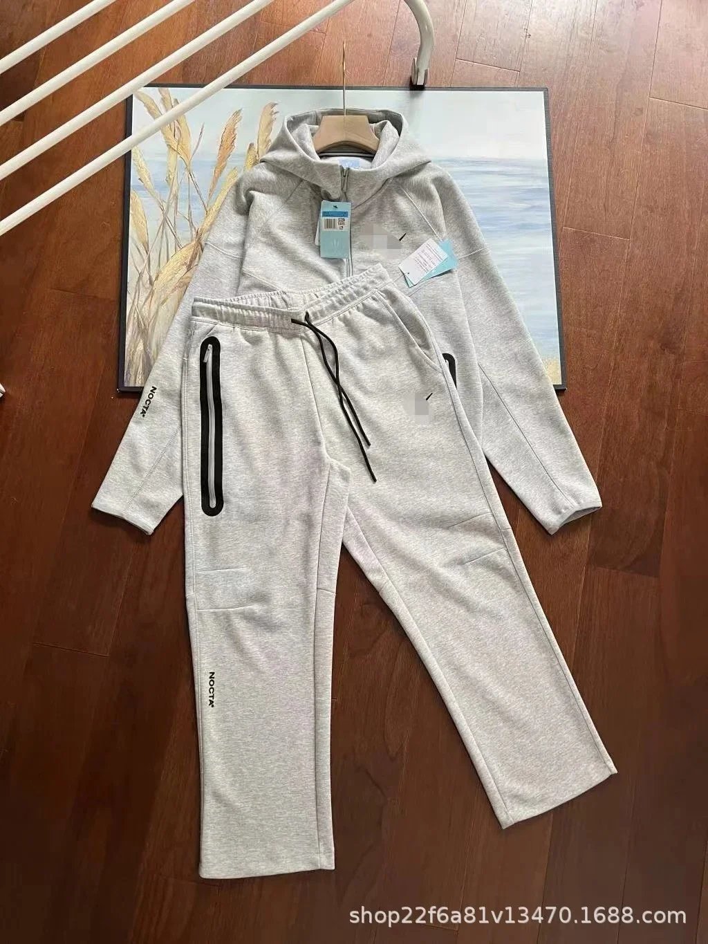 浅灰色FD8454套装