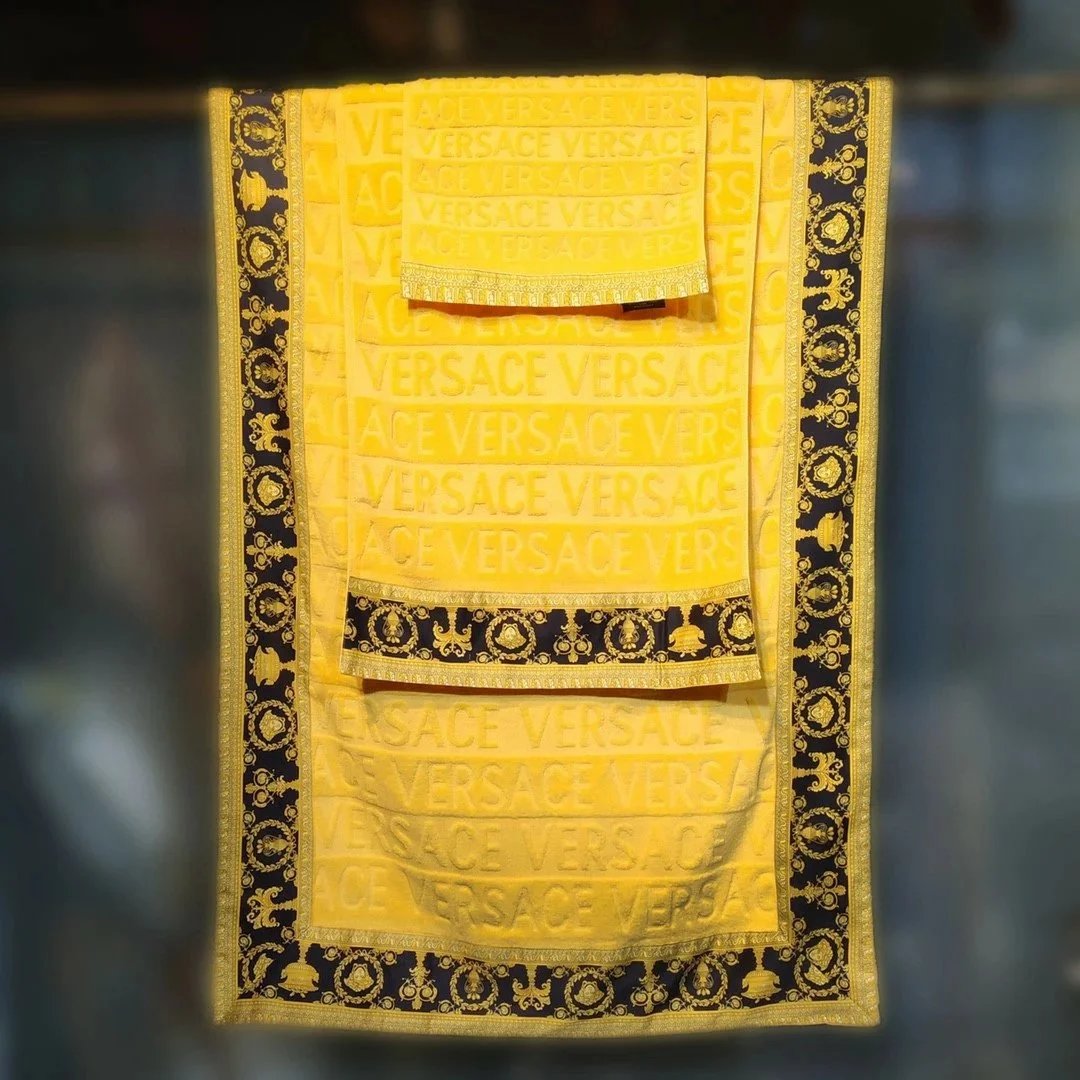 Versace Uncategorized Bath Towel Three-Piece Set with Baroque Border image 13