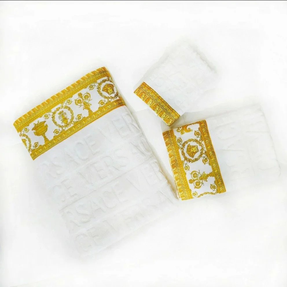 Versace Uncategorized Bath Towel Three-Piece Set with Baroque Border — White model
