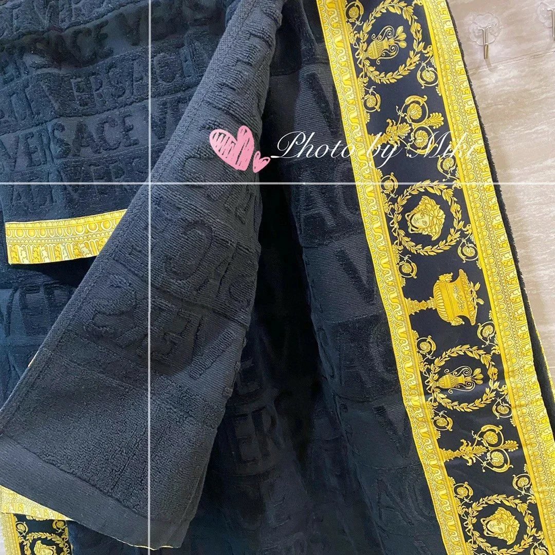 Versace Uncategorized Bath Towel Three-Piece Set with Baroque Border image 3