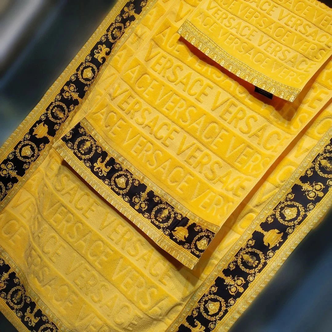 Versace Uncategorized Bath Towel Three-Piece Set with Baroque Border image 14