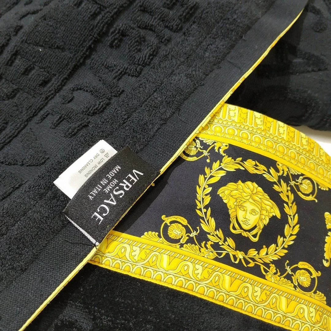Versace Uncategorized Bath Towel Three-Piece Set with Baroque Border image 6