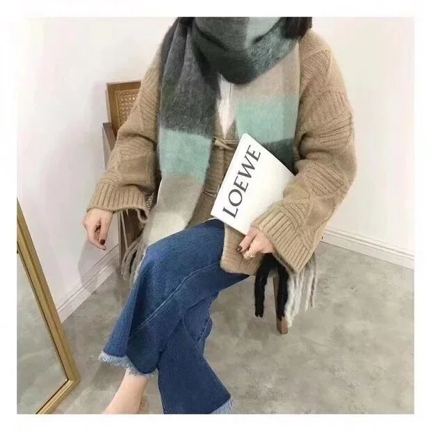 秋冬必备福利单品柔软厚实AC  Valley 大廓形马海毛四色彩虹拼色 披肩 围巾 男女款 13