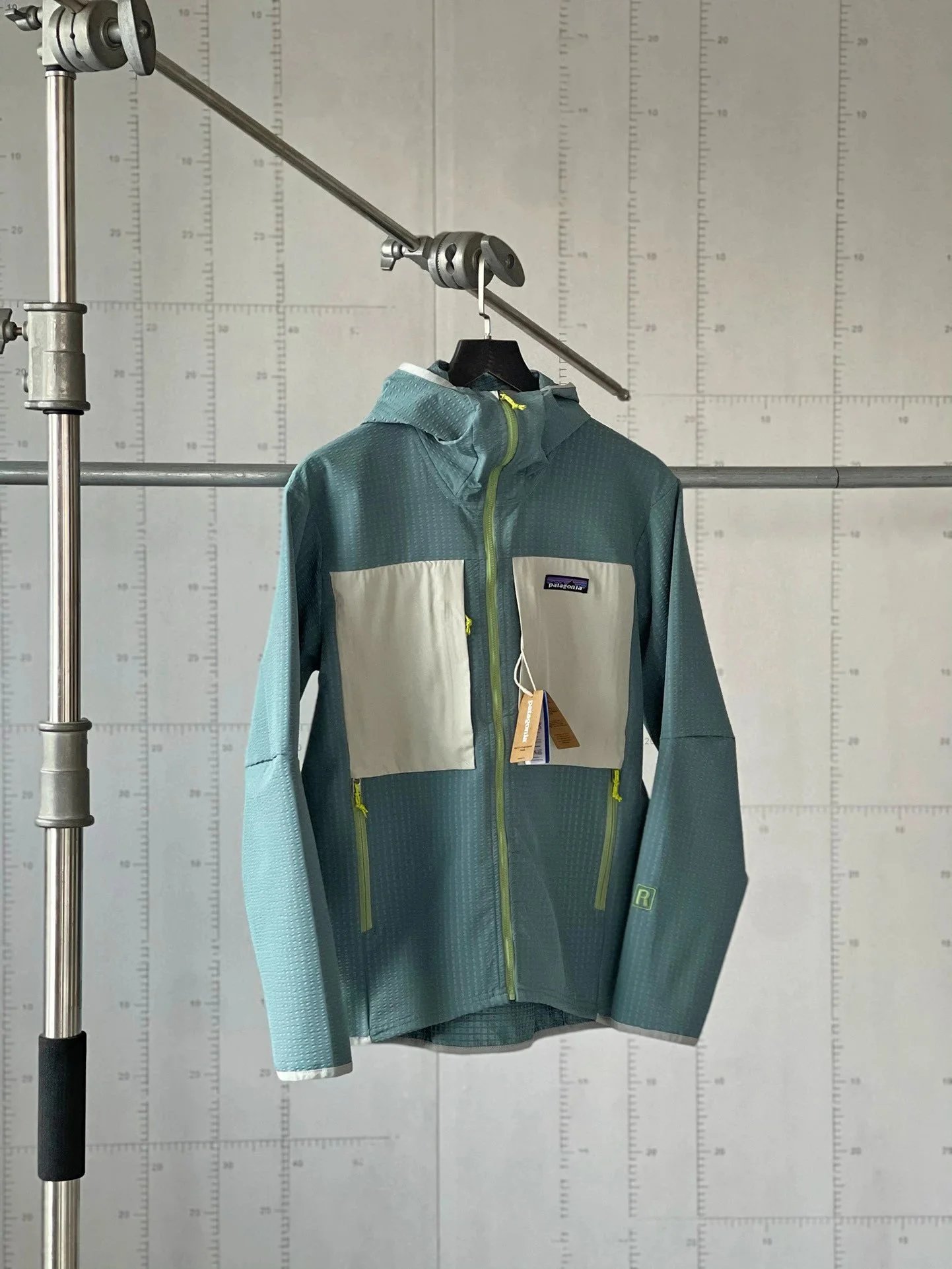 Patagonia Jackets Hooded full-zip color-block jacket image 11