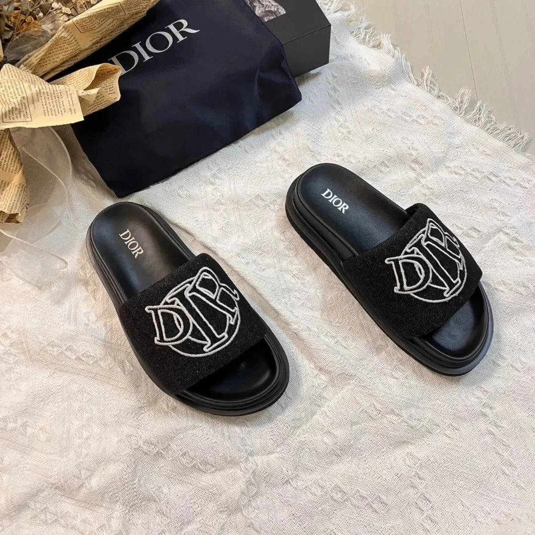 Dior Slippers CD-logo slide image 3