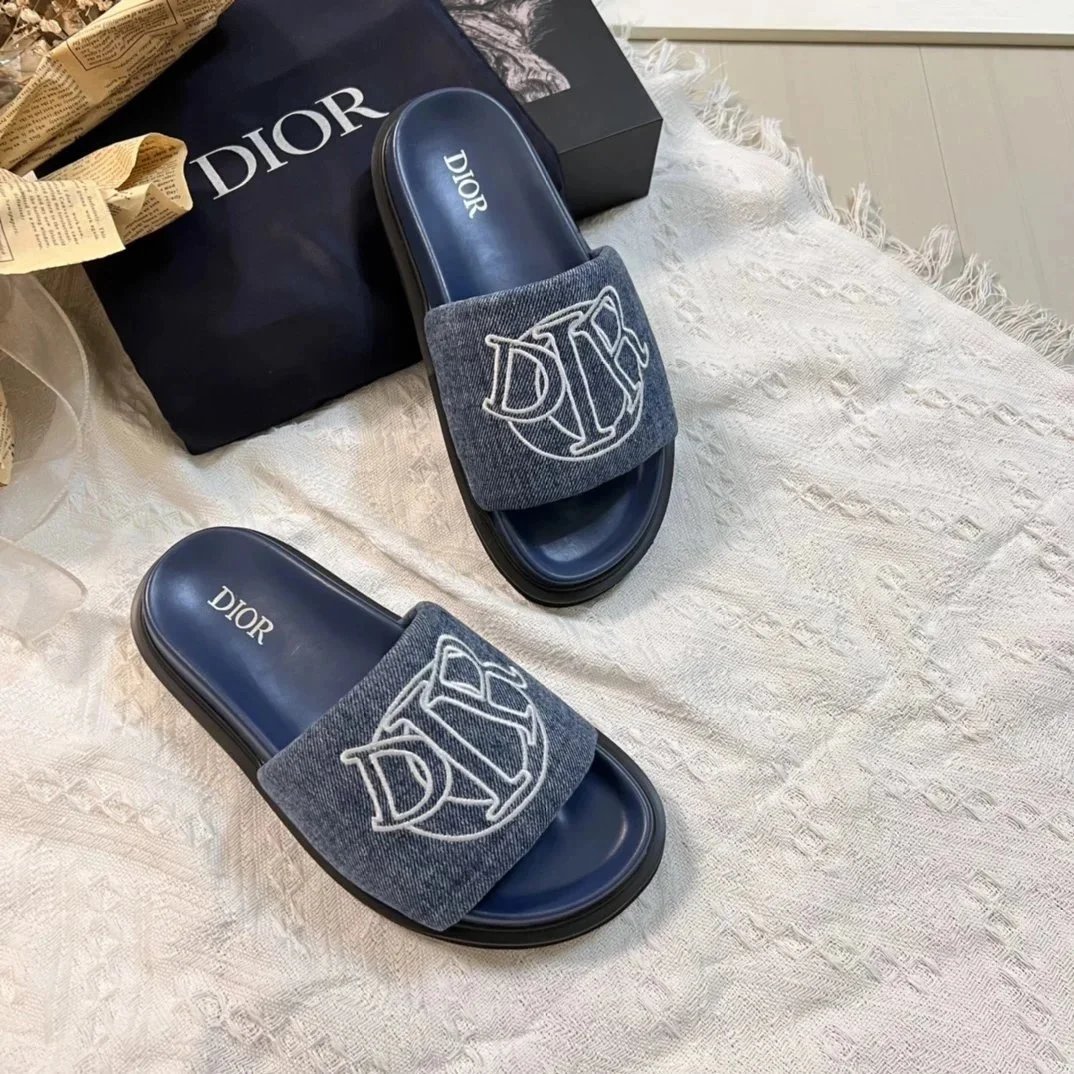 Dior Slippers CD-logo slide image 5