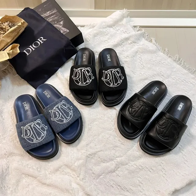 Dior Slippers CD-logo slide product detail image 1