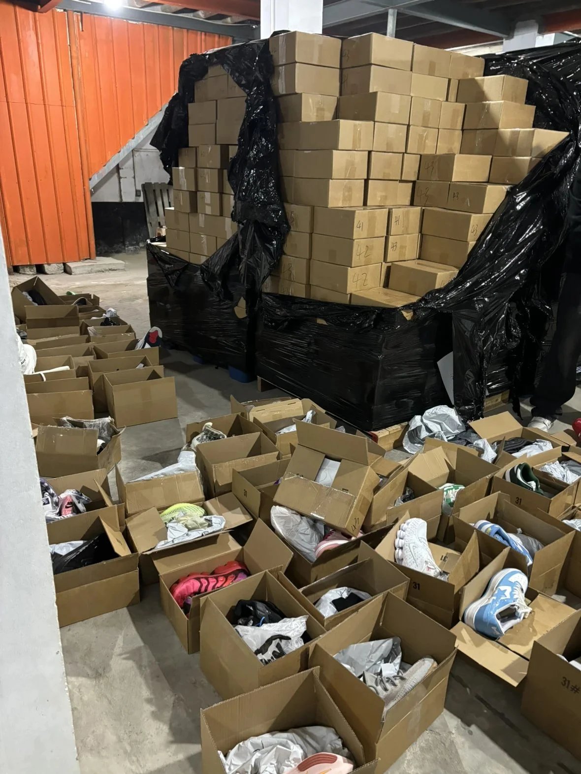 遗产福利No Box 盲盒款式随机部分鞋子挤压变形