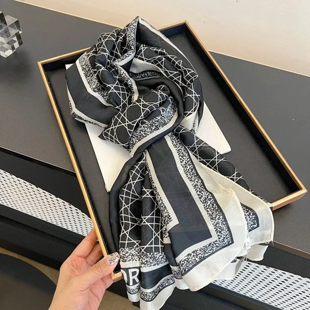 Dior Scarves Geometric Line Print Scarf product detail image 4