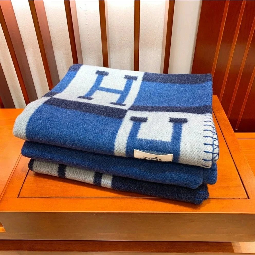 Hermès Uncategorized H Monogram Blanket — Item 2
