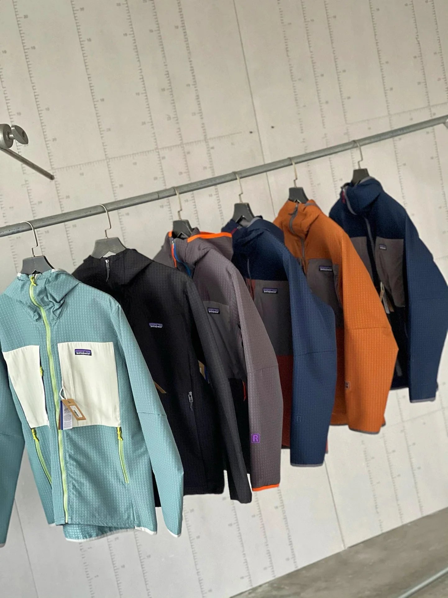 Patagonia Jackets Hooded full-zip color-block jacket image 3