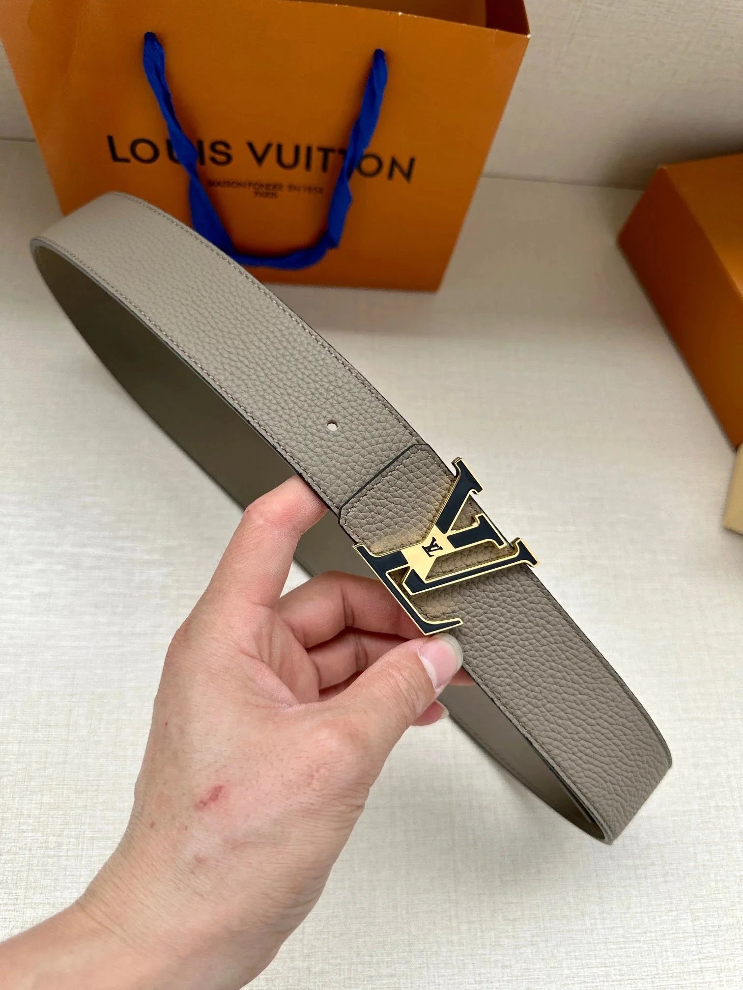 Louis Vuitton Belts Pebbled Leather Belt with LV Buckle image 9