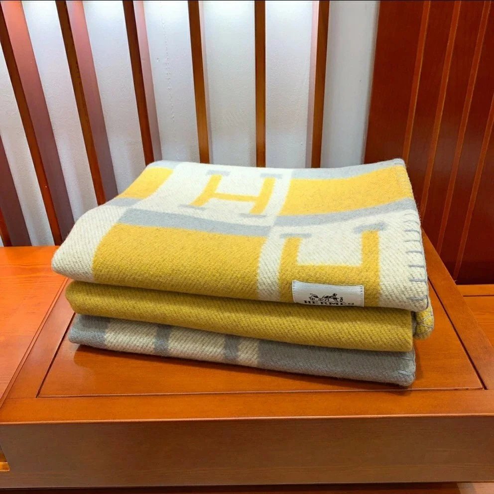 Hermès Uncategorized H Monogram Blanket — Item 1