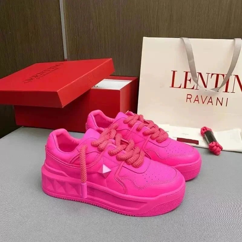 Valentino Garavani Sneakers Low-top platform with pyramid stud detail image 3