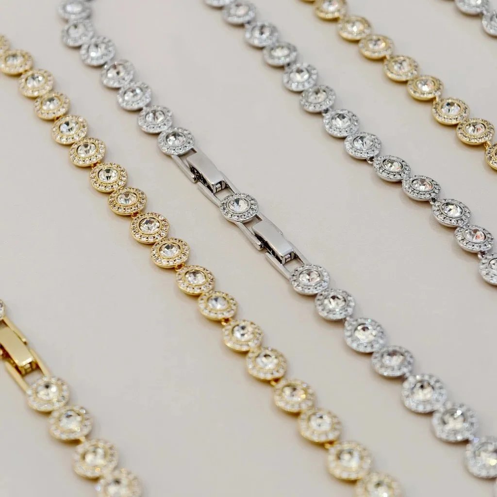Unbranded Jewelry Round Crystal Halo Link Necklace image 4
