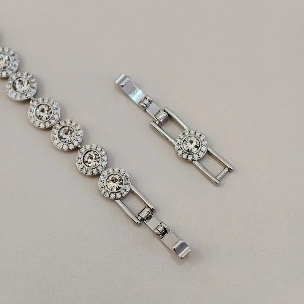 Unbranded Jewelry Round Crystal Halo Link Necklace image 5