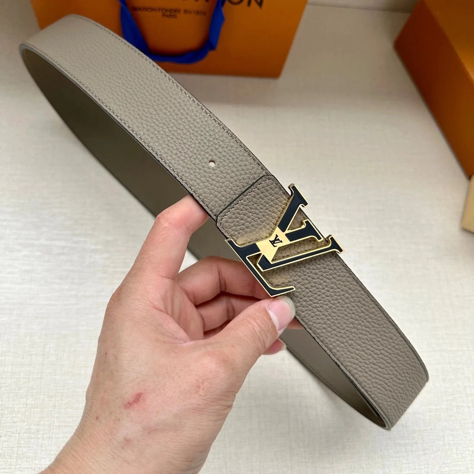 Louis Vuitton Belts Pebbled Leather Belt with LV Buckle — Style: 4