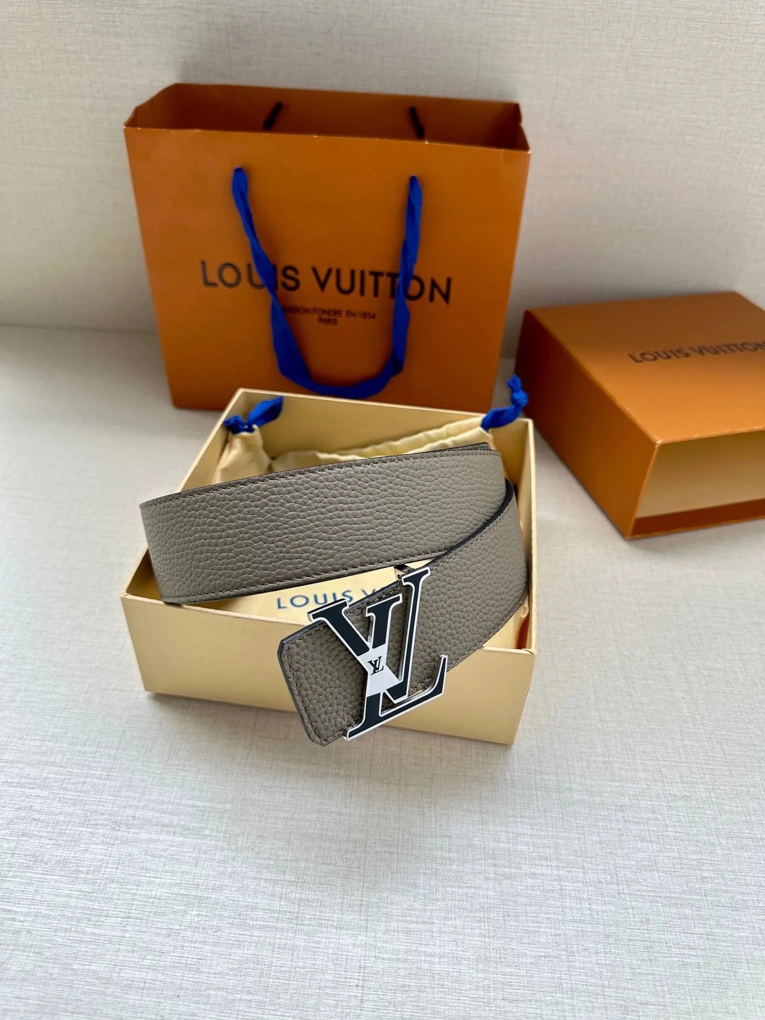 Louis Vuitton Belts Pebbled Leather Belt with LV Buckle image 15