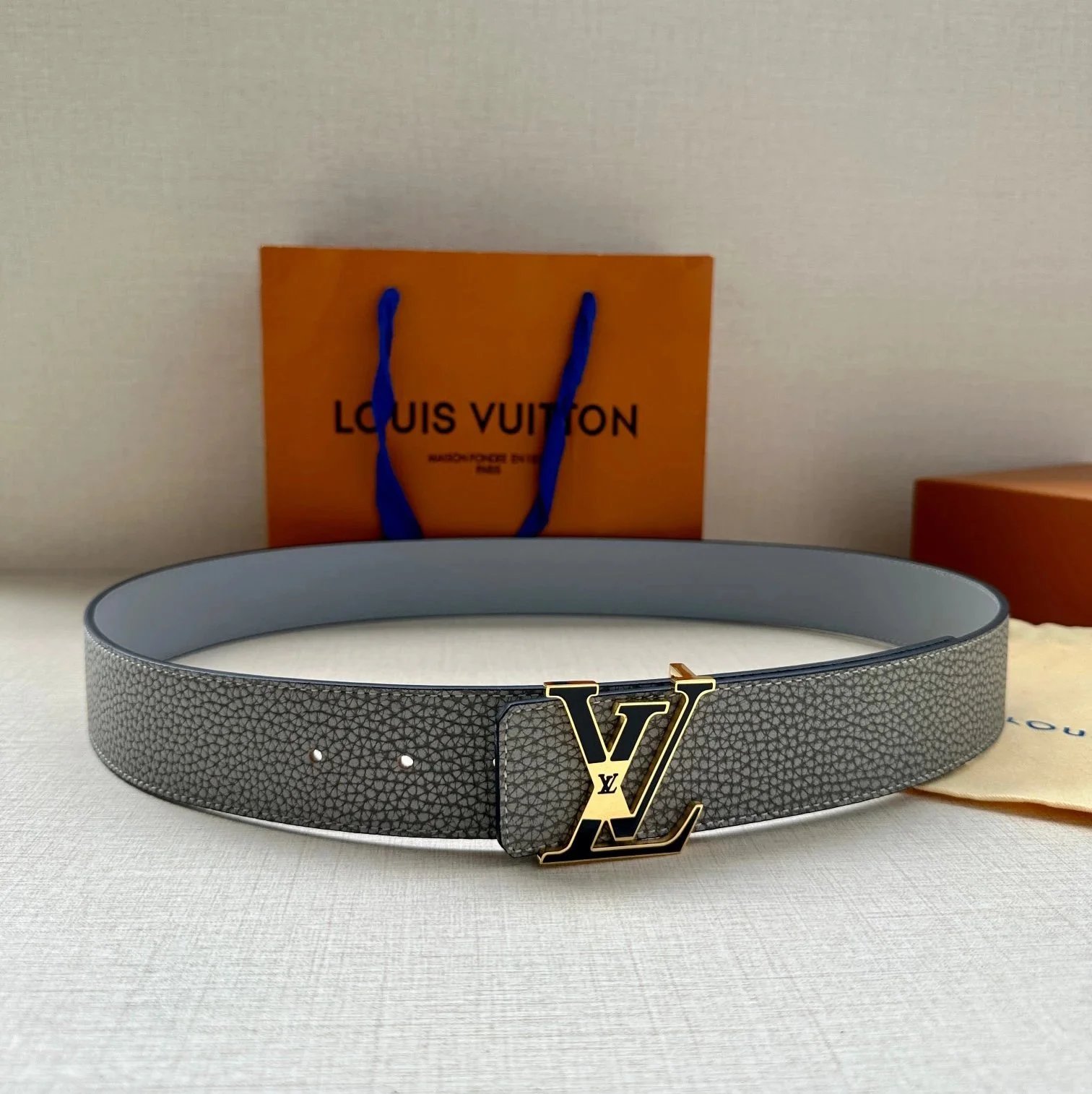 Louis Vuitton Belts Pebbled Leather Belt with LV Buckle — Style: 2