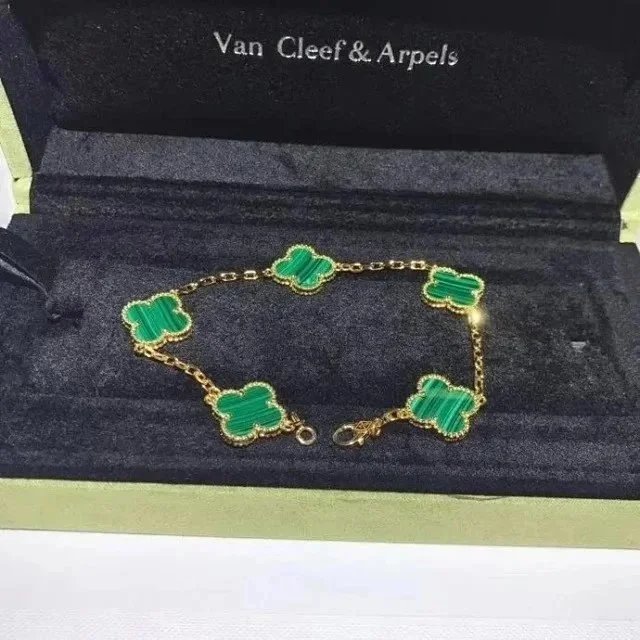 Van Cleef & Arpels Jewelry Five-Motif Clover Bracelet image 3