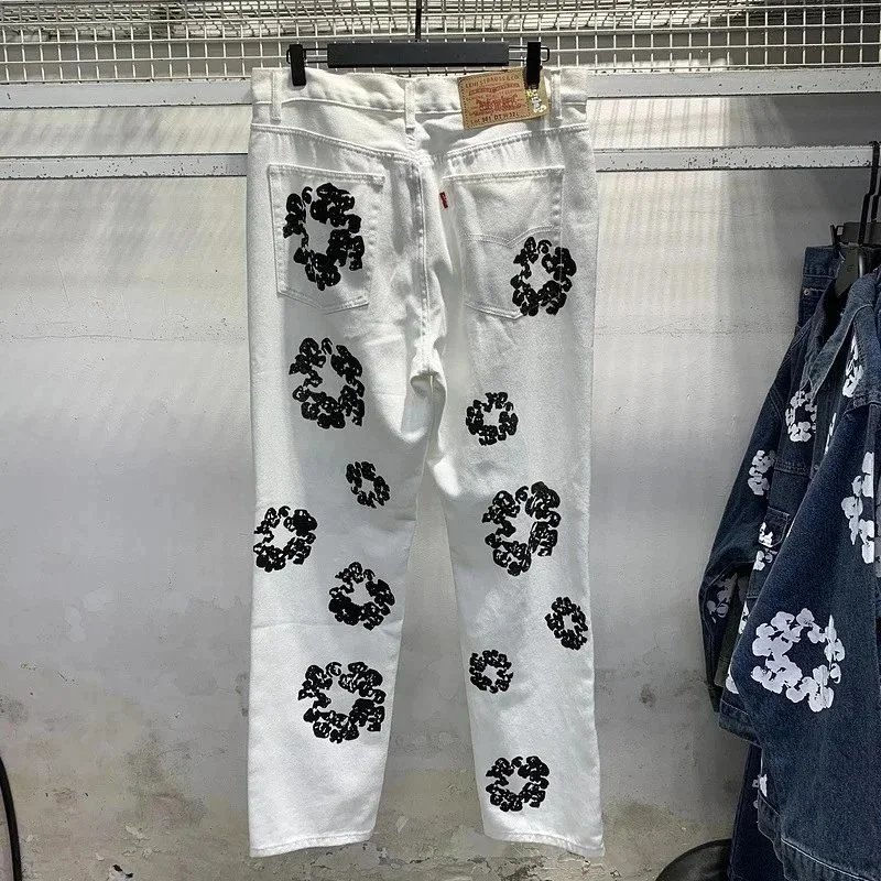 Levi's Jackets All-over floral print denim jacket — White pants
