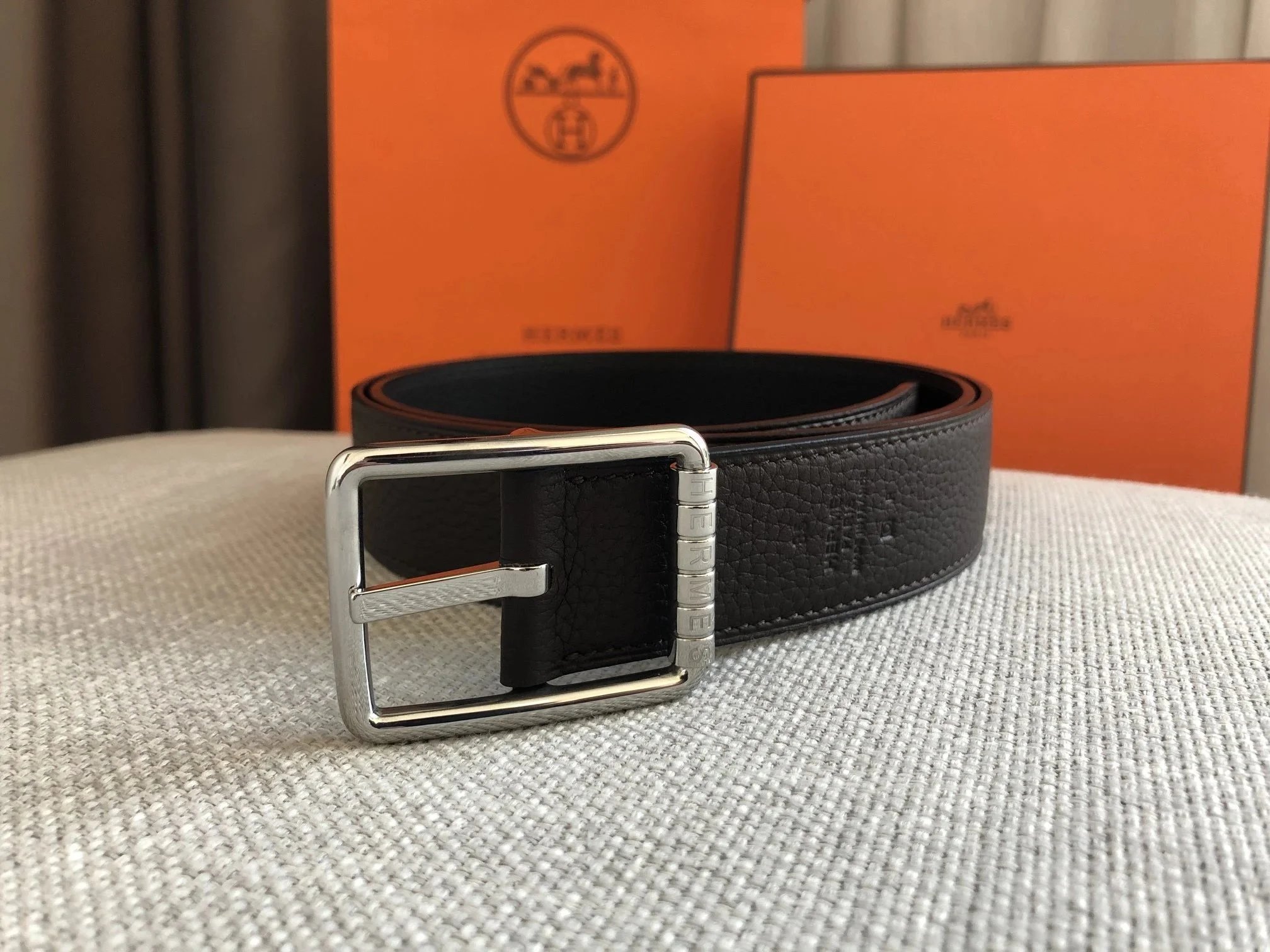 Hermès Belts 32 mm reversible grained leather pin-buckle belt image 9
