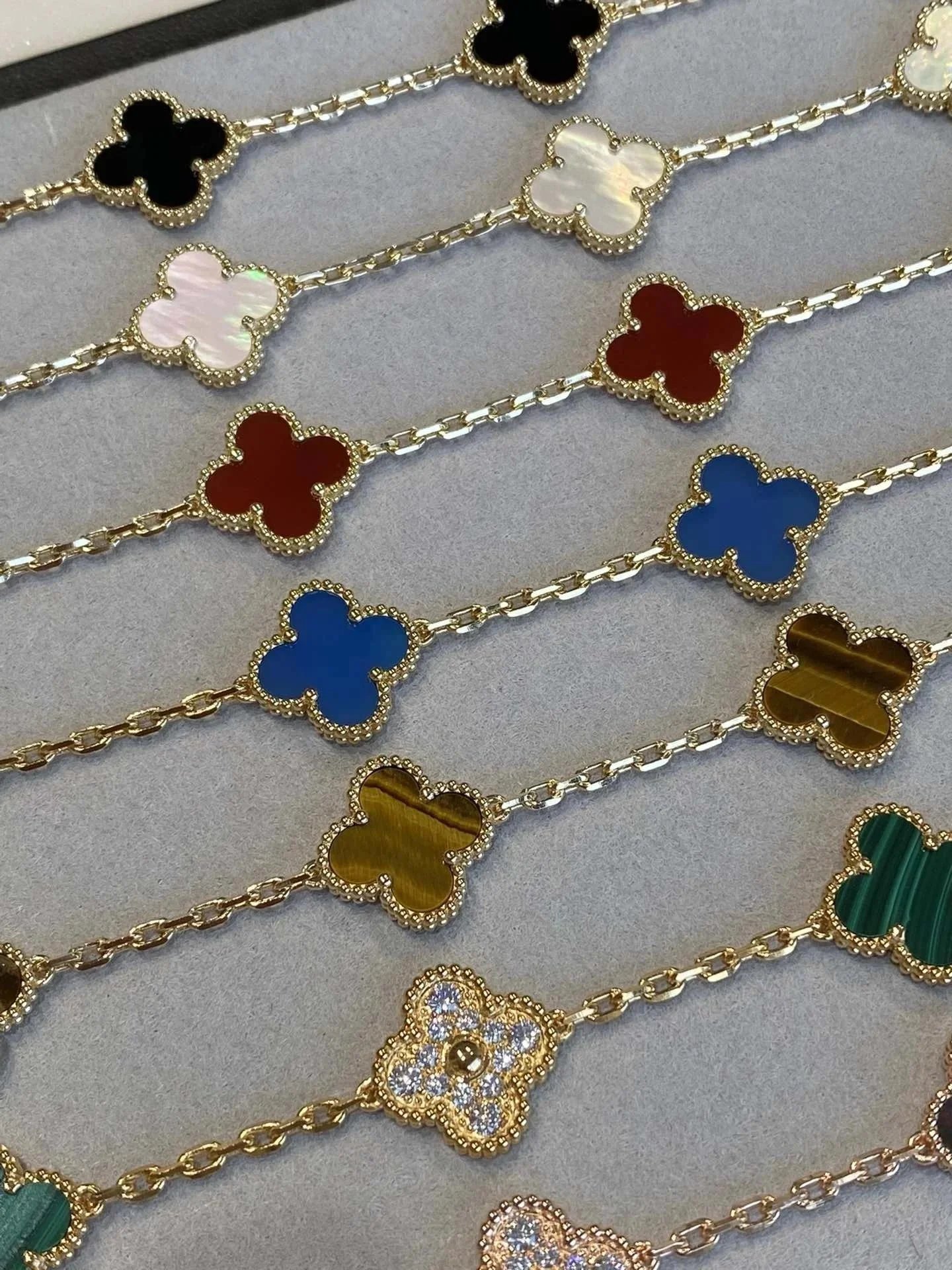 Van Cleef & Arpels Jewelry Five-Motif Clover Bracelet image 4