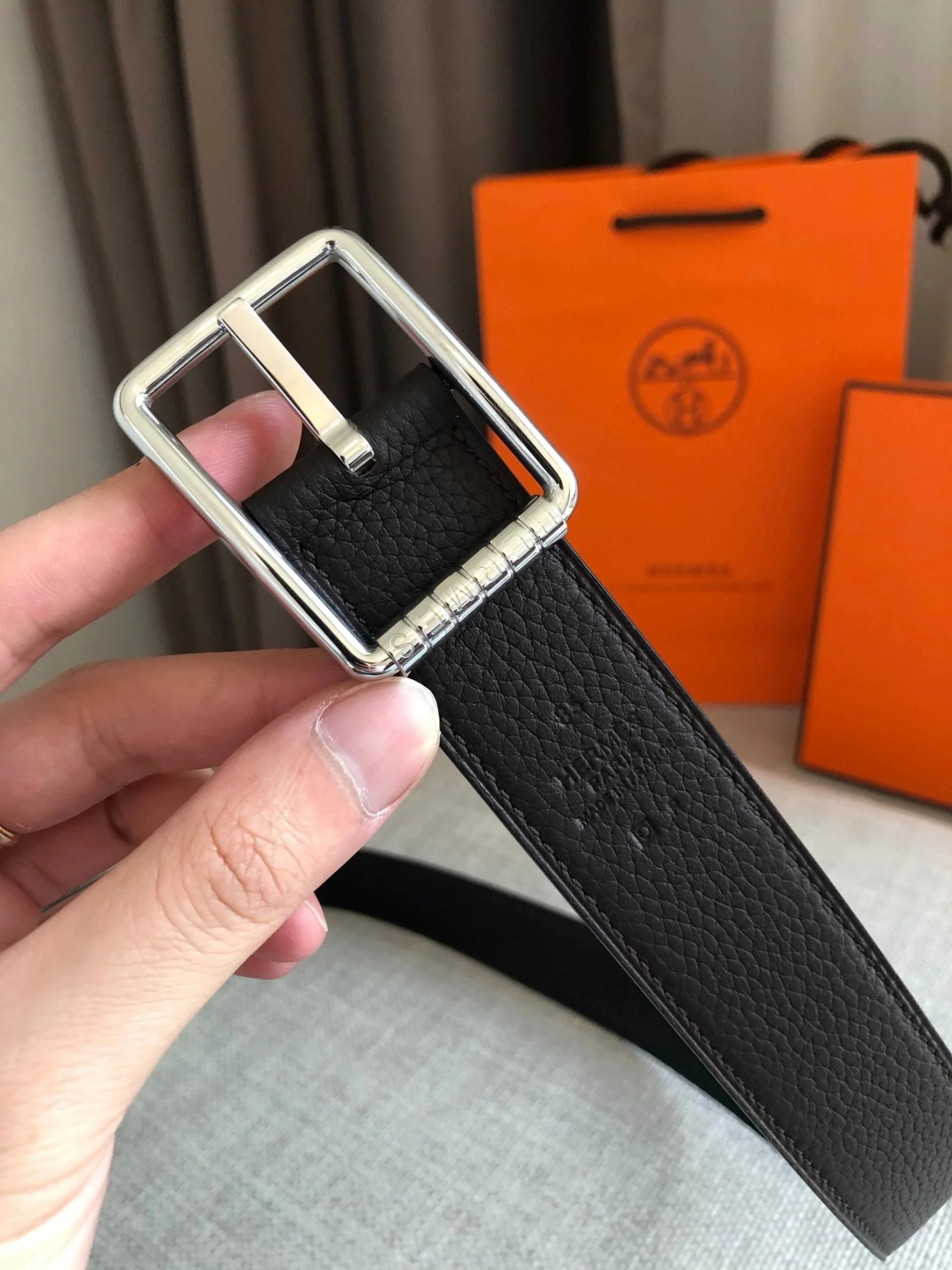 Hermès Belts 32 mm reversible grained leather pin-buckle belt image 11